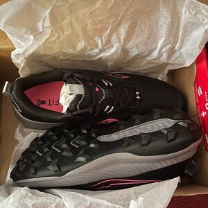 NEW Saucony Sneakers